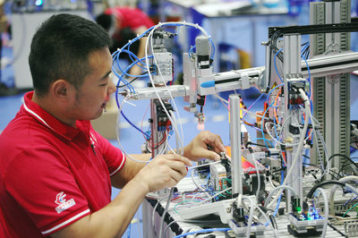 技能新星閃耀！我院選手成功入選世賽機(jī)電一體化項(xiàng)目國家集訓(xùn)隊(duì)